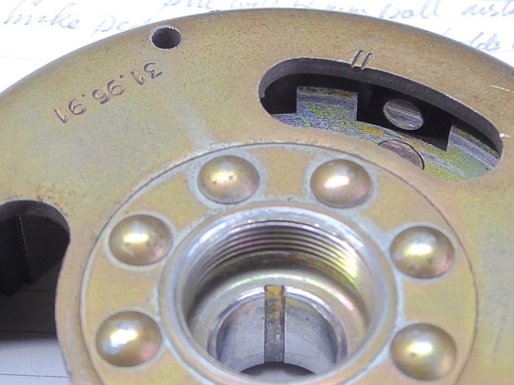 Relationship between the rotor keyway and the timing marks on the outside of the rotor #31.96.91