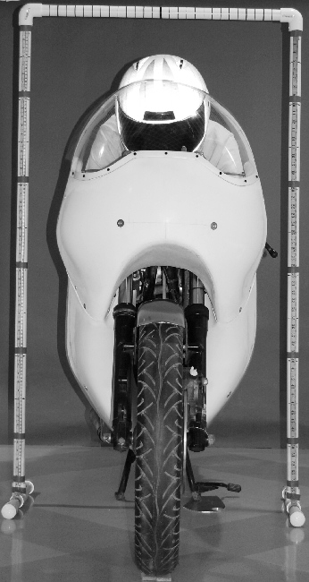 573b&wa.jpg